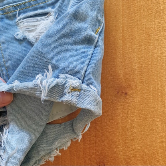 ✨ Distressed Denim High Waist Shorts - S/27 - Picture 9 of 11